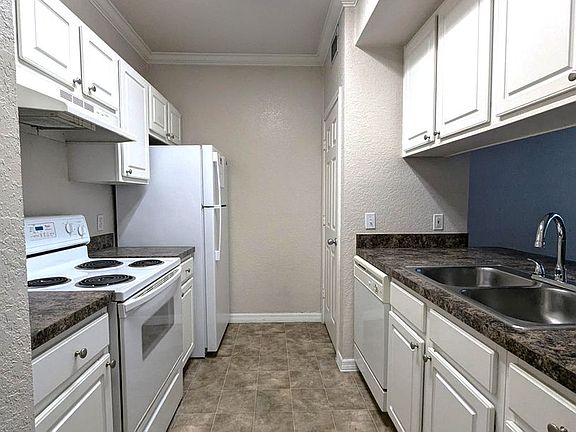 5th image of 911 N Orange Ave APT 147