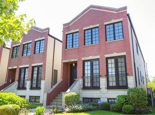 2611 W Pratt Blvd, Chicago, IL 60645