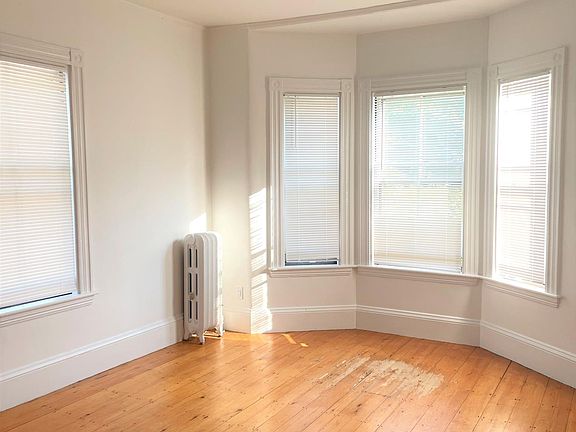 5th image of 32 Healey St #2