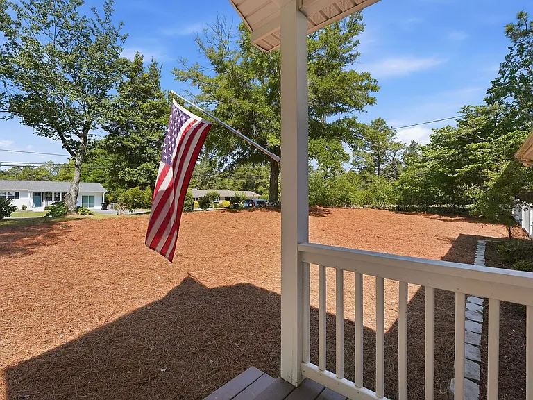1425 Central Dr — Photo 58