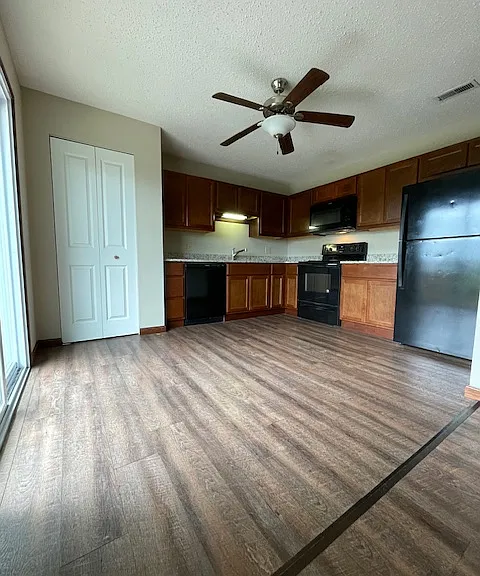 2 Quail Hollow Ct #D — Photo 3