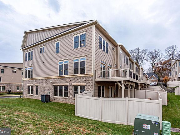 5th image of 7220 Magpie Ln