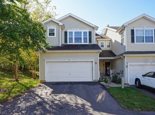 14 Cedar Ct, Clinton, NJ 08809