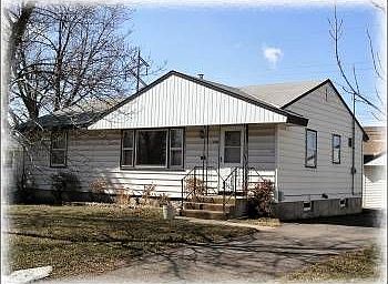 1st image of 5024 Hughes Ave NE