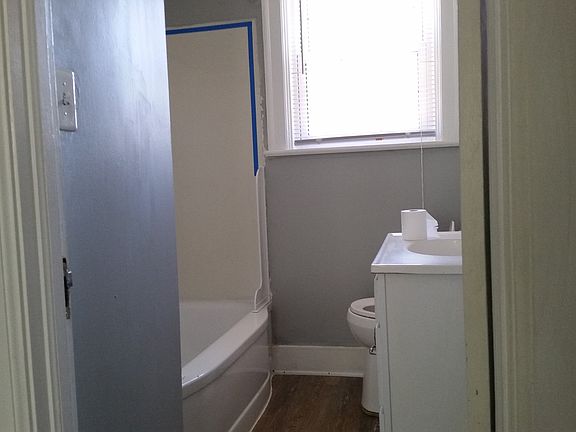 5th image of 303 E Harrington Ave