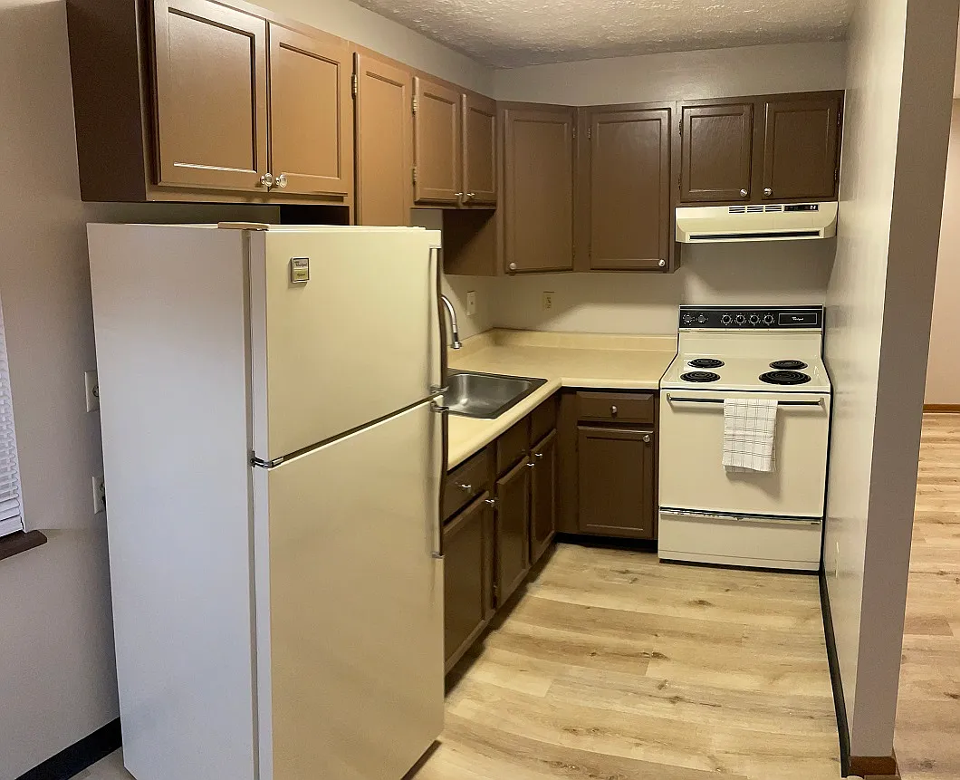 2 bed, 800 sqft, $995 — Photo 1