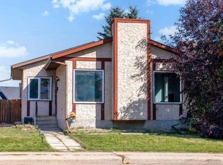 3908 41st Ave NW, Edmonton, AB T6L 5M4
