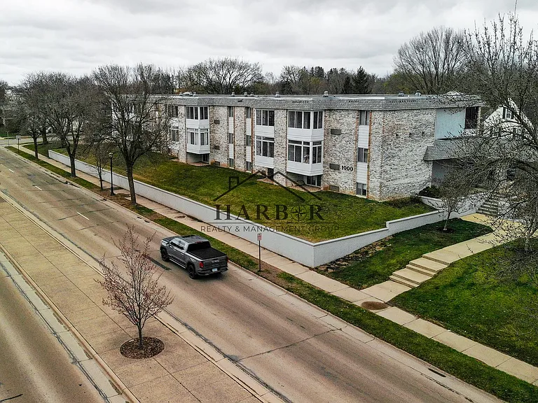 Blu Line Flats — Photo 96