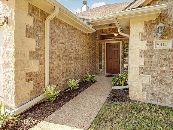 4th image of 8410 Lauren Dr