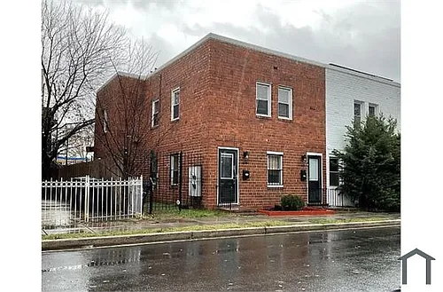 445 20th St NE Photo 1