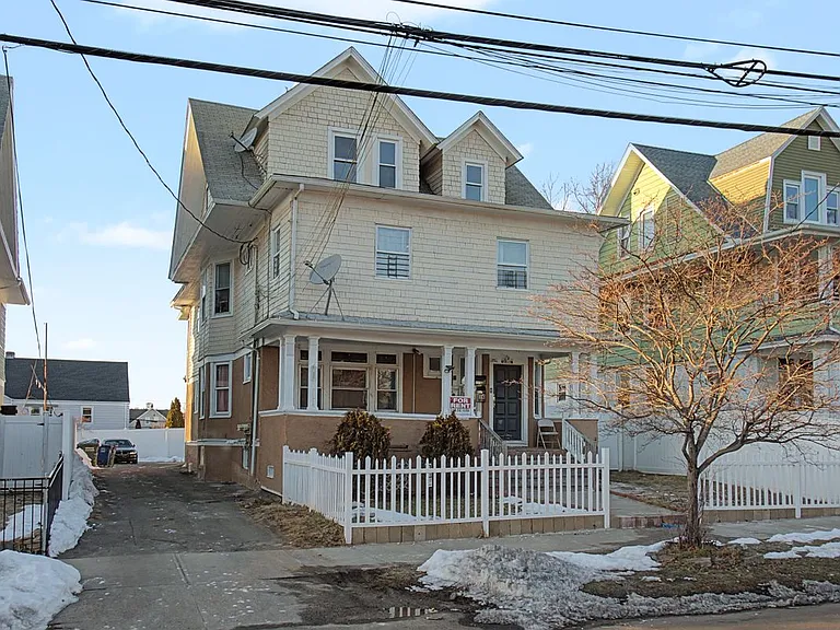 1872 North Ave #3 — Photo 4
