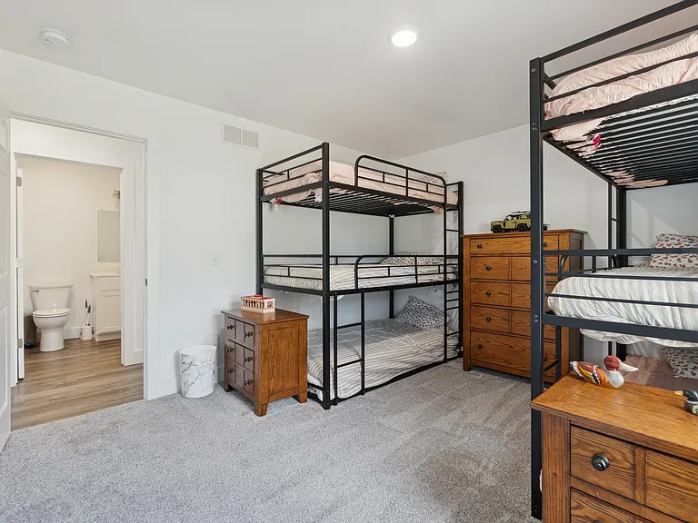 504 W Prospect St #1 — Photo 14