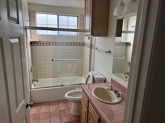 2nd image of 2364 Elden Ave #B