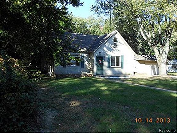 2nd image of 22750 Golfview Dr