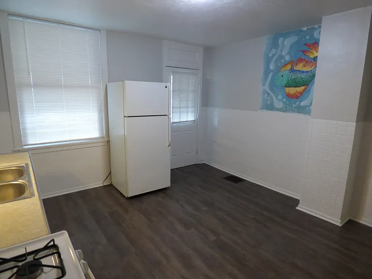 1134 Race St — Photo 14
