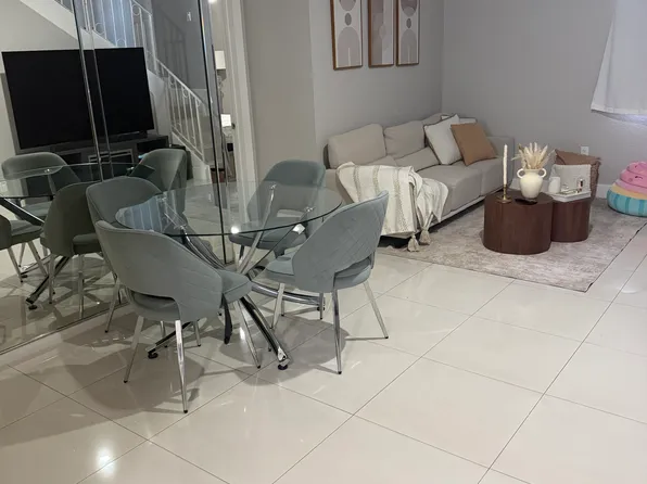 2775 W 62nd St, Hialeah, FL