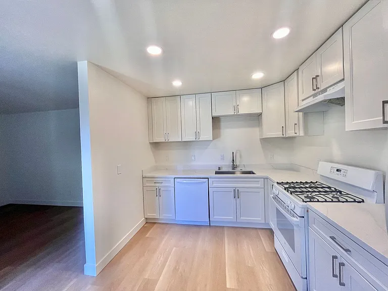 516 K St #C — Photo 5