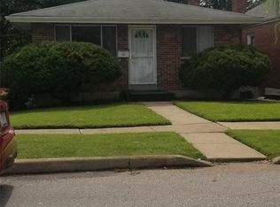 7032 Greenway Ave, Saint Louis, MO 63121
