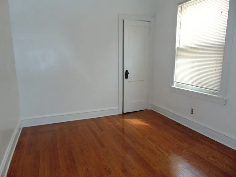 7537 S Michigan Ave — Photo 14