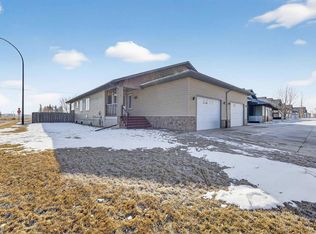 1 W Destiny Way, Olds, AB T4H0C5