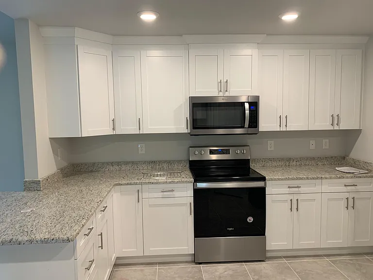 871 Garland St E — Photo 7