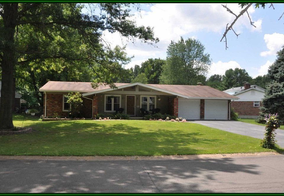 For Sale: 272 Treasure Cove, Ballwin, MO 63021