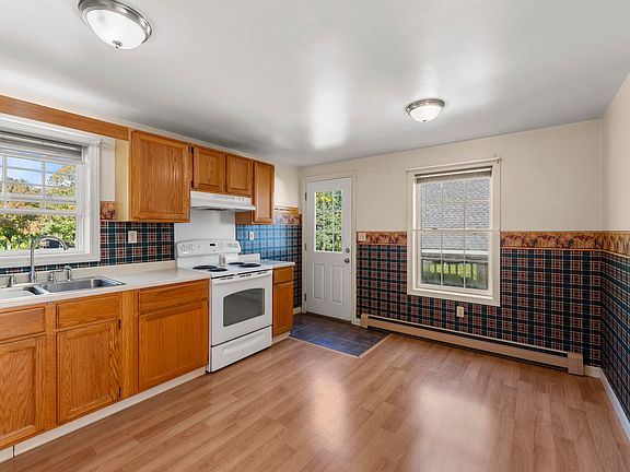4th image of 132 Lancaster Road