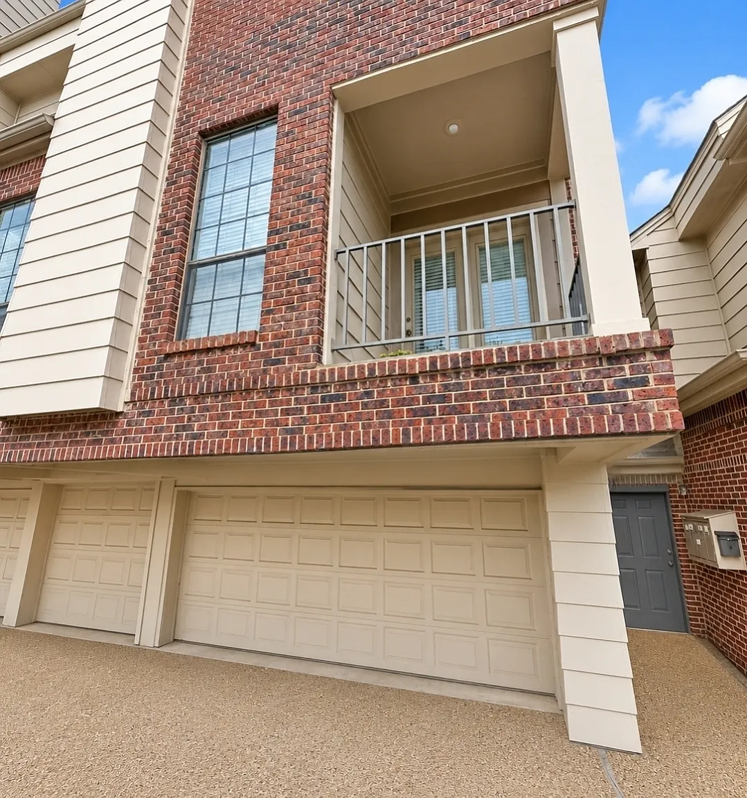 2 bed, 1217 sqft, $4,000 — Photo 1