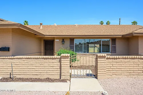 2418 E Huntington Dr Photo 1