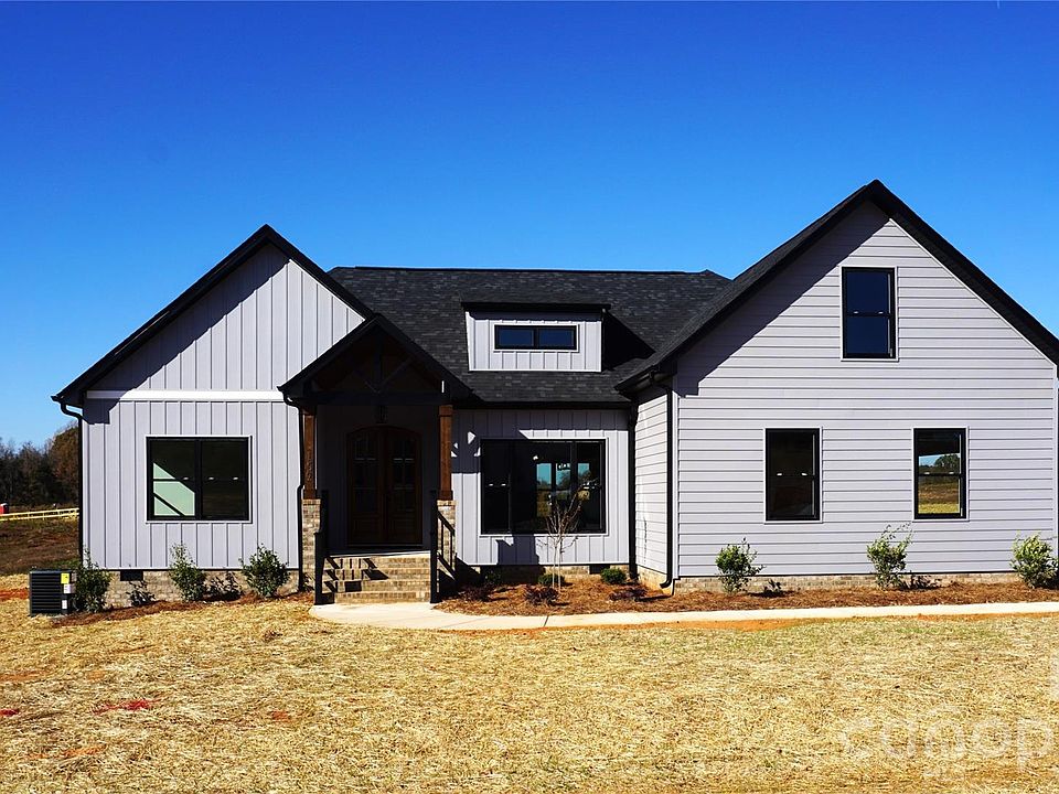 1st image of 152 Old Bailey Ct