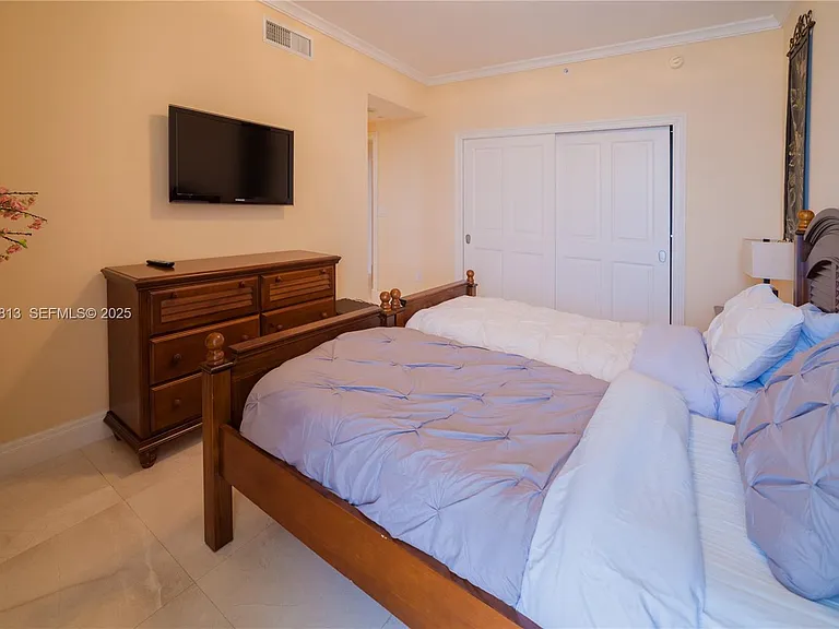 17875 Collins Ave #4302 — Photo 28