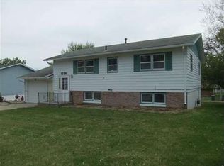 1206 N 12th St, Norfolk, NE 68701