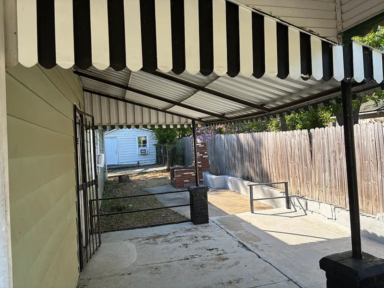 1723 Cedar St — Photo 12