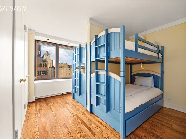 45 East 80th Street image 10 of 12