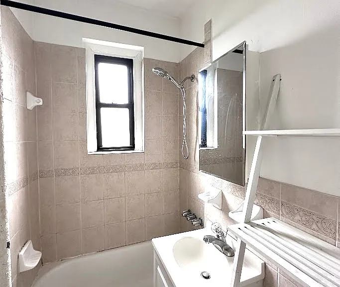 21-67 33rd St #5C — Photo 8