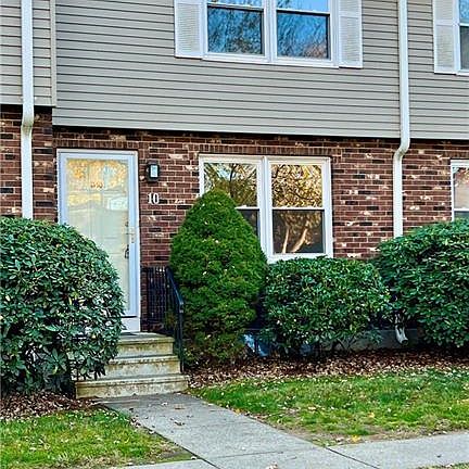 2nd image of 10 Saint Marc Cir Suite B