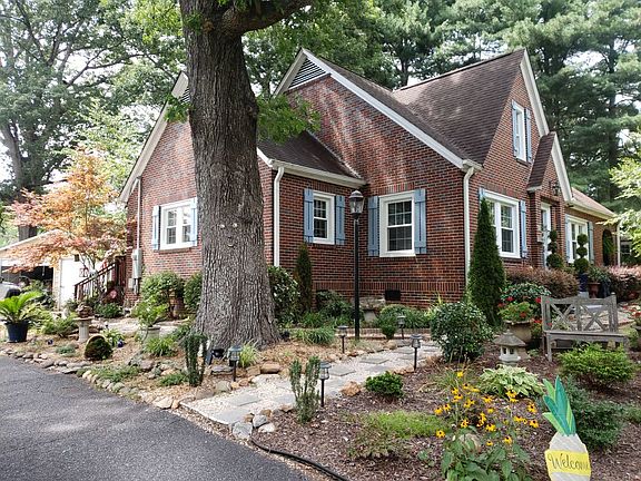 3rd image of 346 3rd Avenue Dr SE