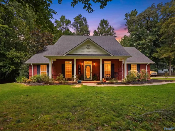 708 Norton Dr, Athens, AL 35613
