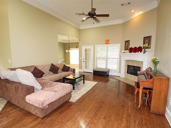 5th image of 503 Hazelton Dr