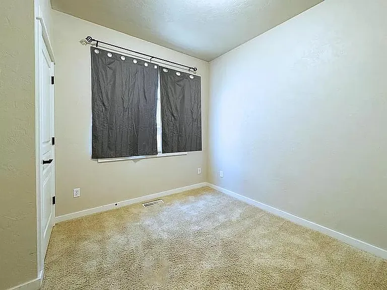 2523 Mountain Ter — Photo 20