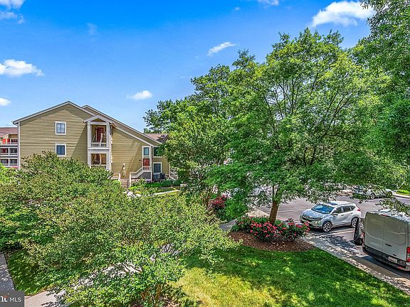5th image of 206 N Heron Dr #12