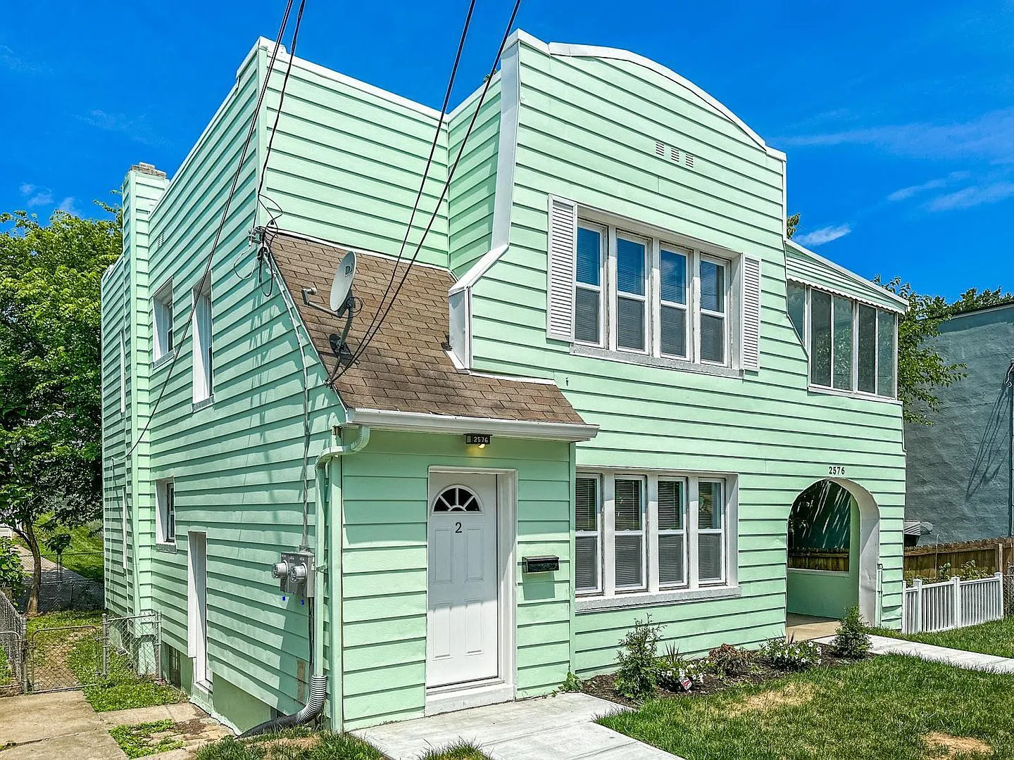 2 bed, 1.0 bath, $1,595 — Photo 3