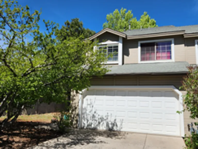 2571 S Eureka Ln — Photo 2