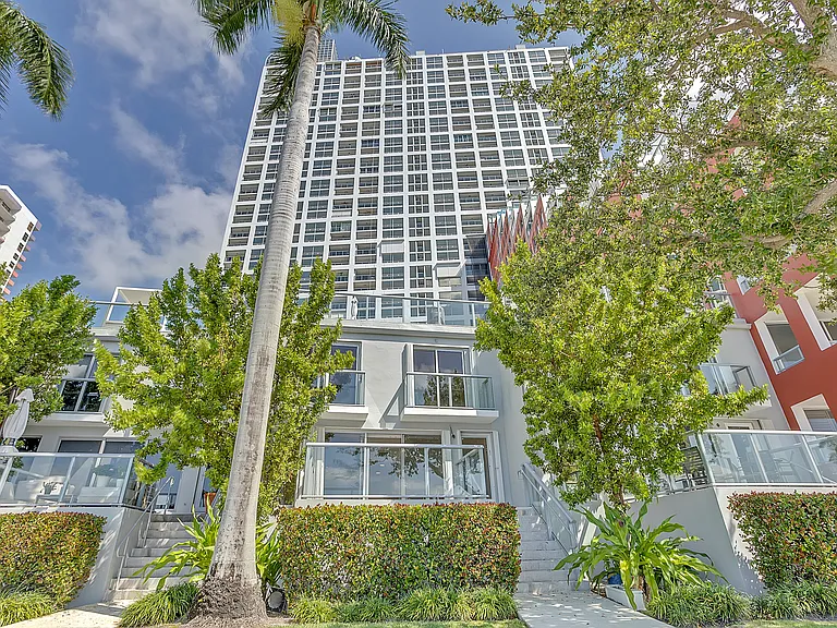 1541 Brickell Ave #105 — Photo 96