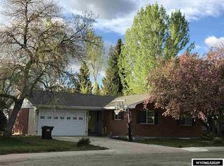 812 S 6th St, Lander, WY 82520