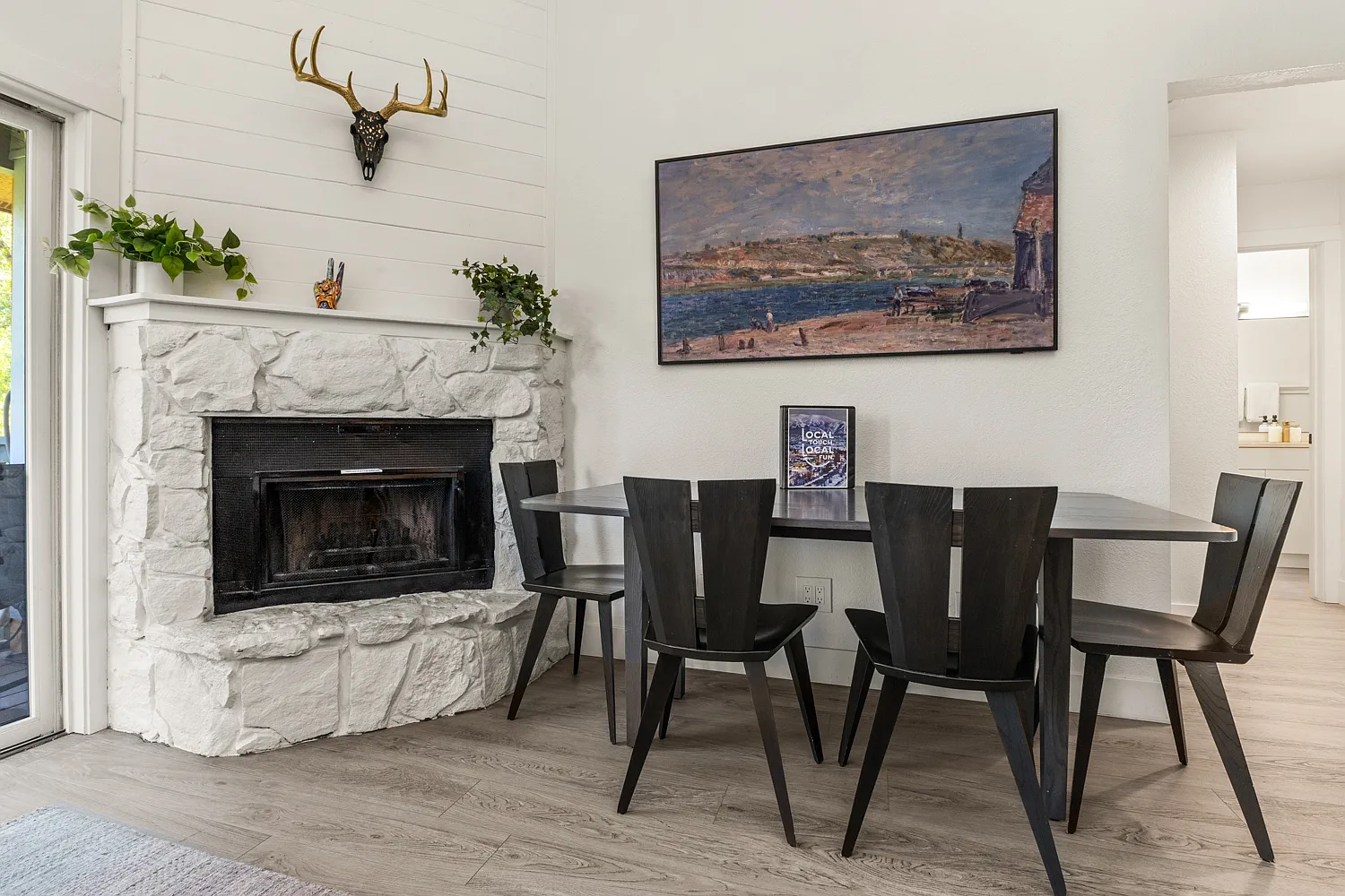 2 bed, 1064 sqft, $4,000 — Photo 3