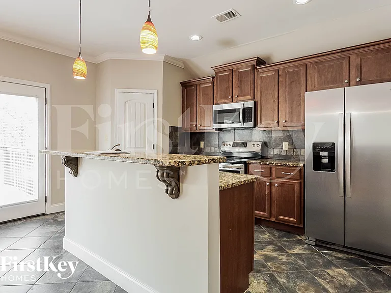 5179 Meadow Lake Cir — Photo 6