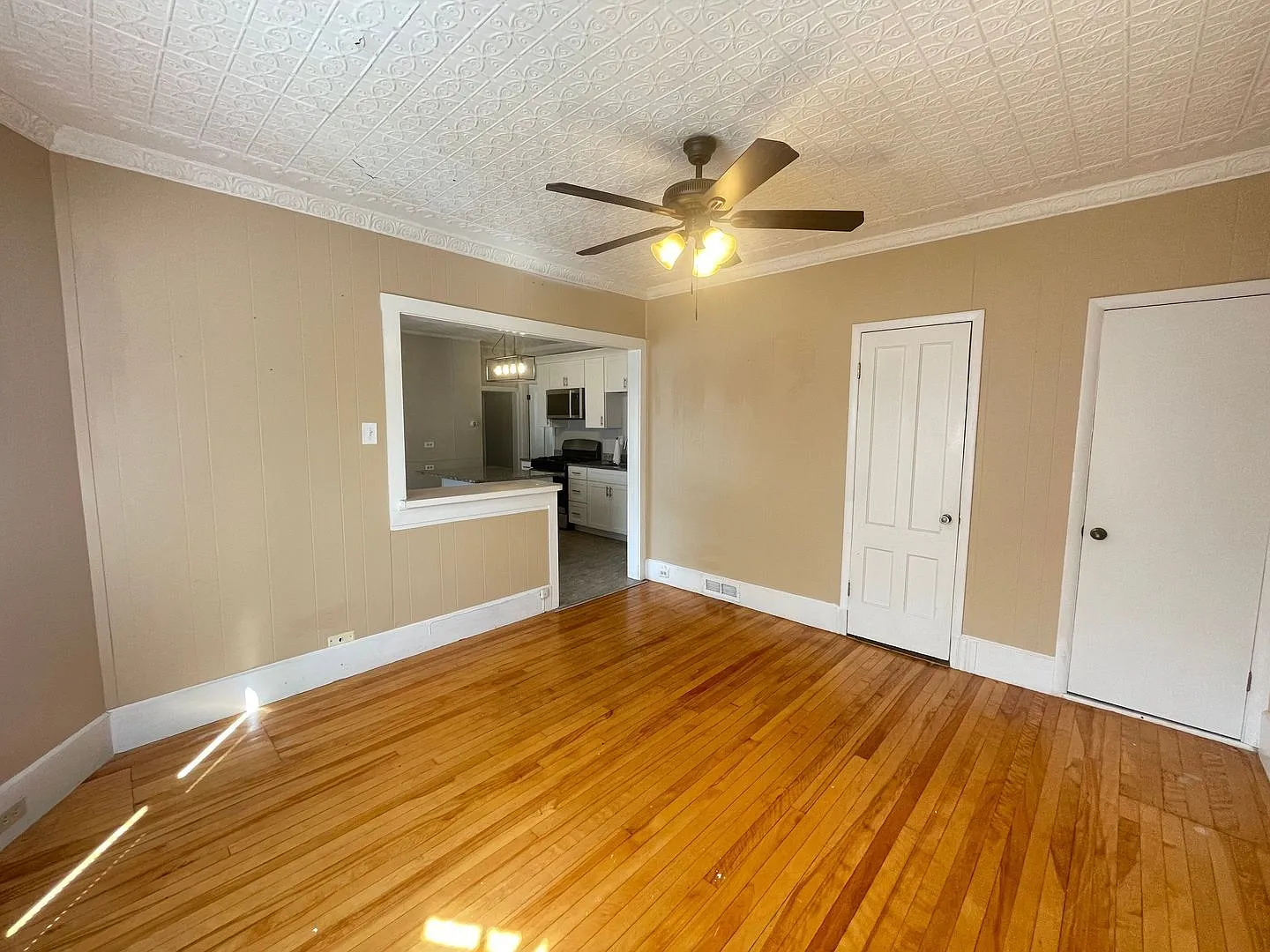 1 bed, 1.0 bath, $1,700 — Photo 2