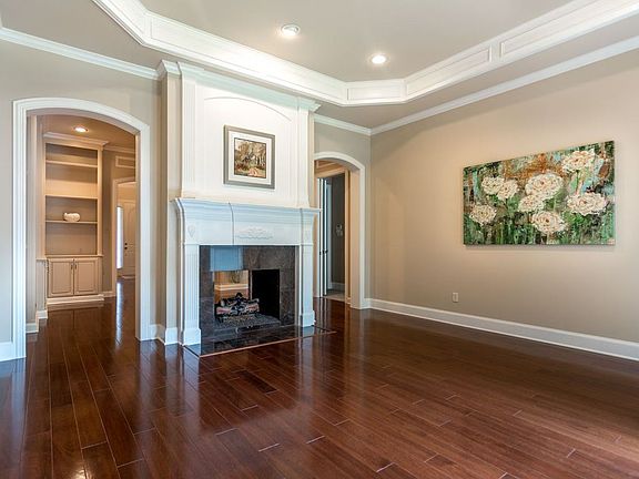 5th image of 6814 Cherryhill Dr