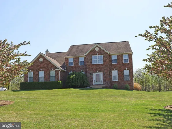 390 Paso Corto Dr, Kearneysville, WV 25430